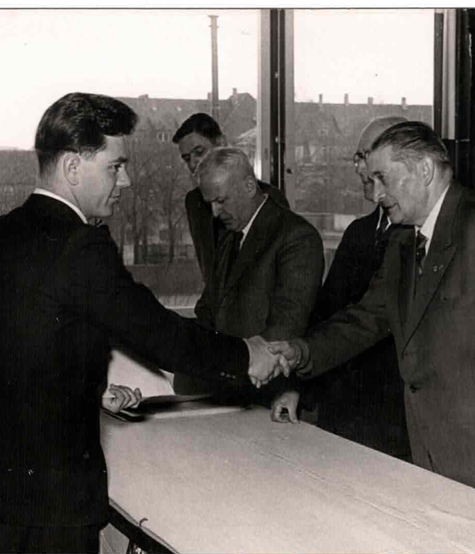 Überreichung Meisterbrief an Hubert Krebs 1957